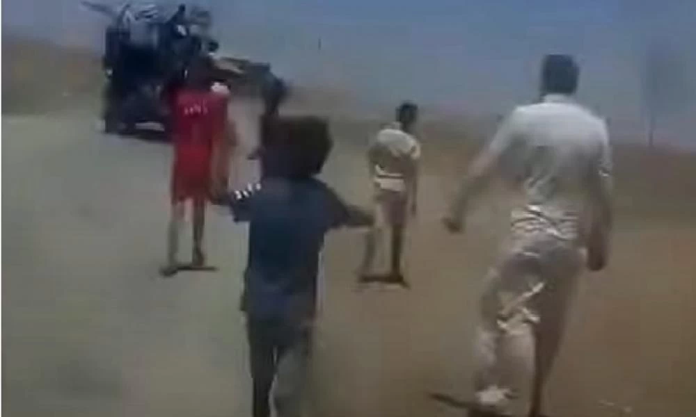 Πήραν με τις πέτρες τους Αμερικανούς στη Συρία (Βίντεο)